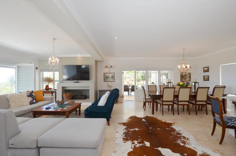 4 Bedroom Property for Sale in Pearl Bay Western Cape